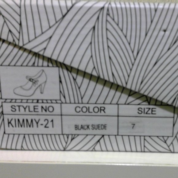 Chase + Chloe suede heels - Picture 6 of 6